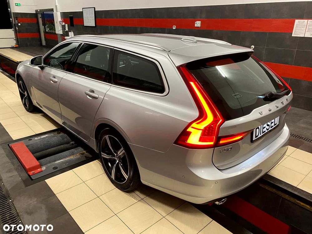 Volvo V90 D4 Geartronic Kinetic - 13