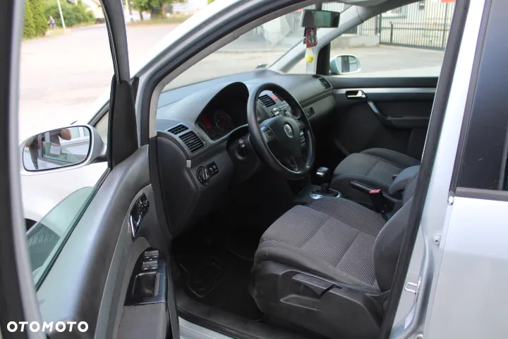 Volkswagen Touran 2.0 TDI Highline DSG - 15