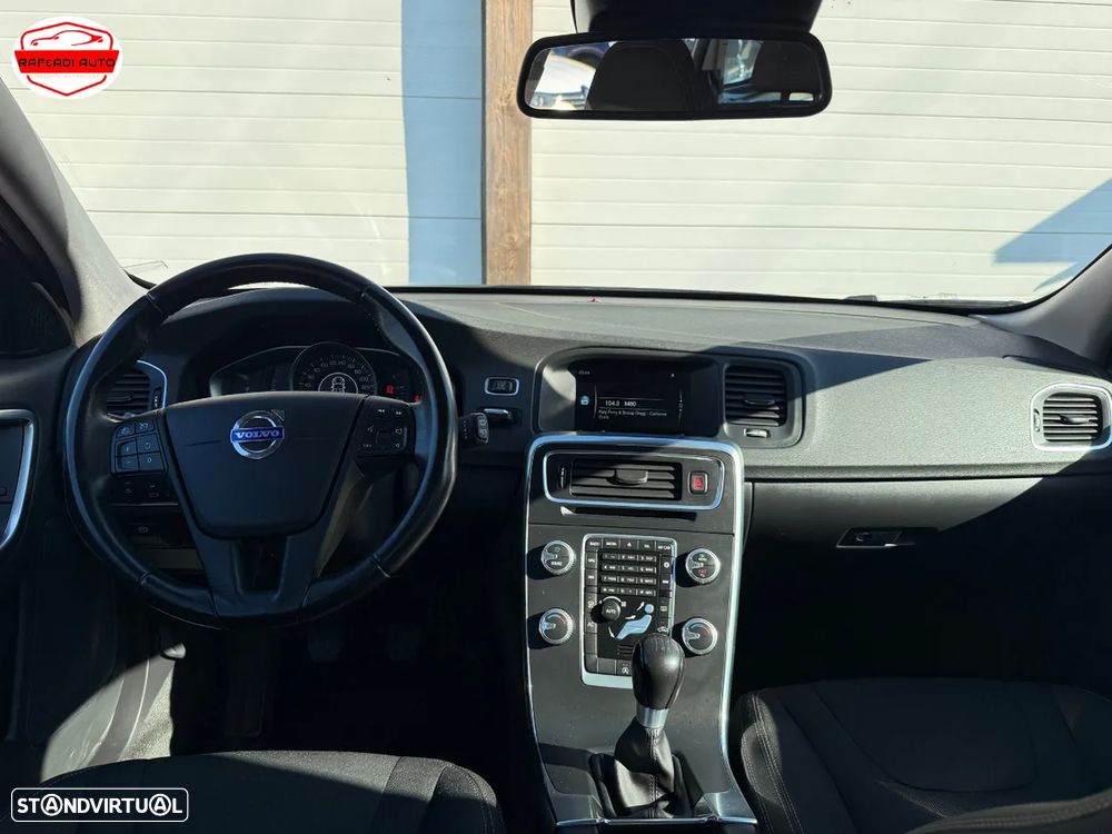 Volvo V60 1.6 D2 Momentum Eco - 13