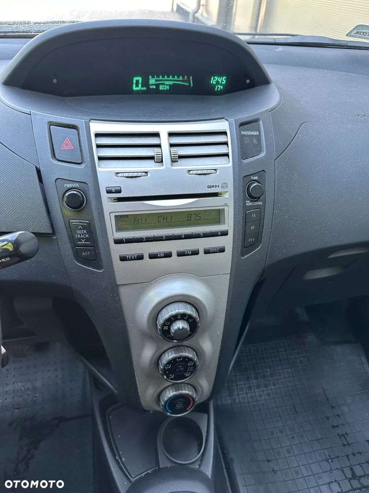 Toyota Yaris 1.0 VVT-i Sol - 8