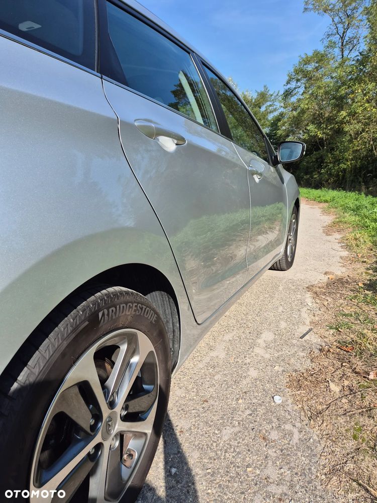 Hyundai i30 blue Kombi 1.6 CRDi Trend - 30