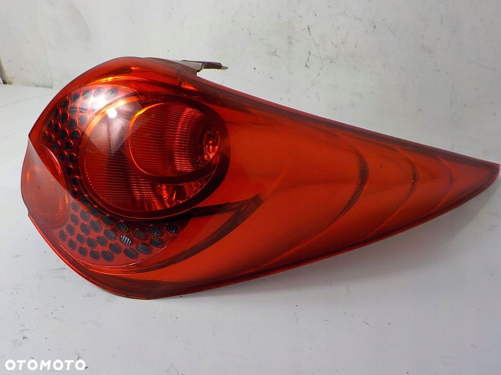 PEUGEOT 207 SW KOMBI LAMPA PRAWA TYŁ TYLNA - 2