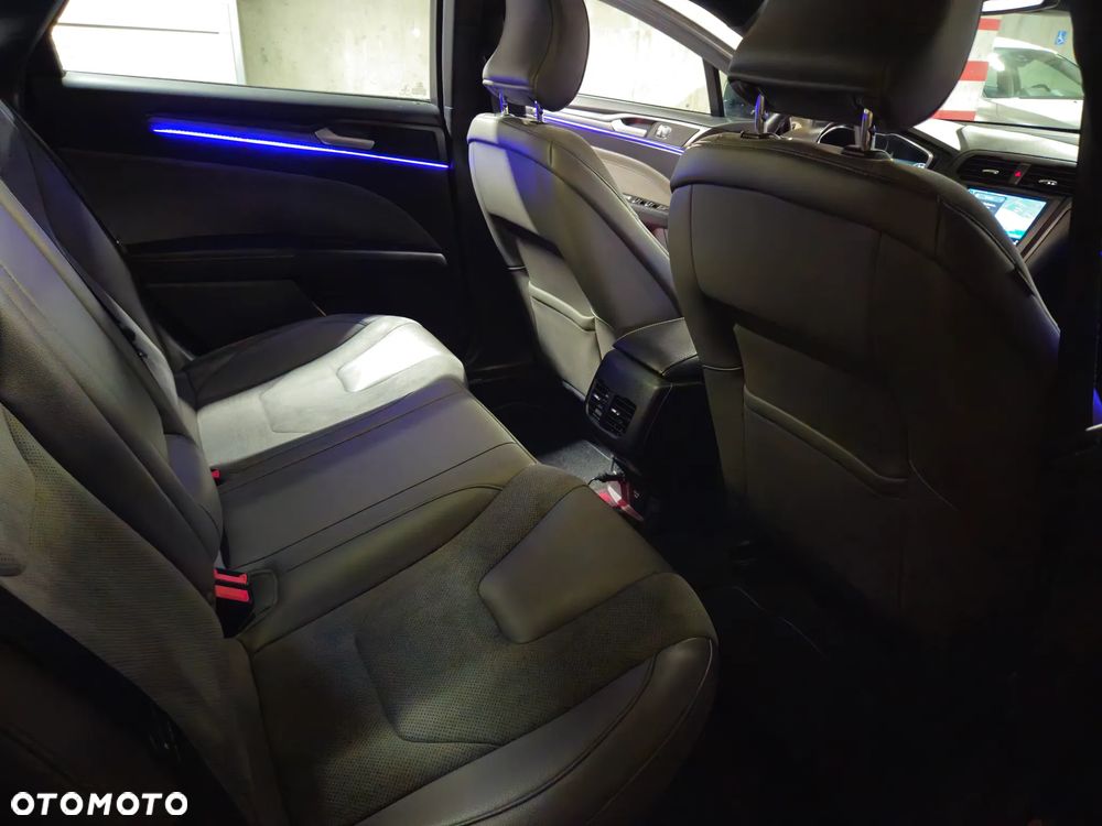 Ford Fusion - 8