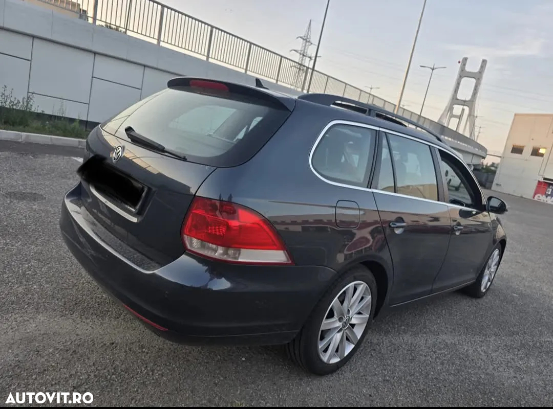 Volkswagen Golf 2.0 TDI DPF Highline - 4