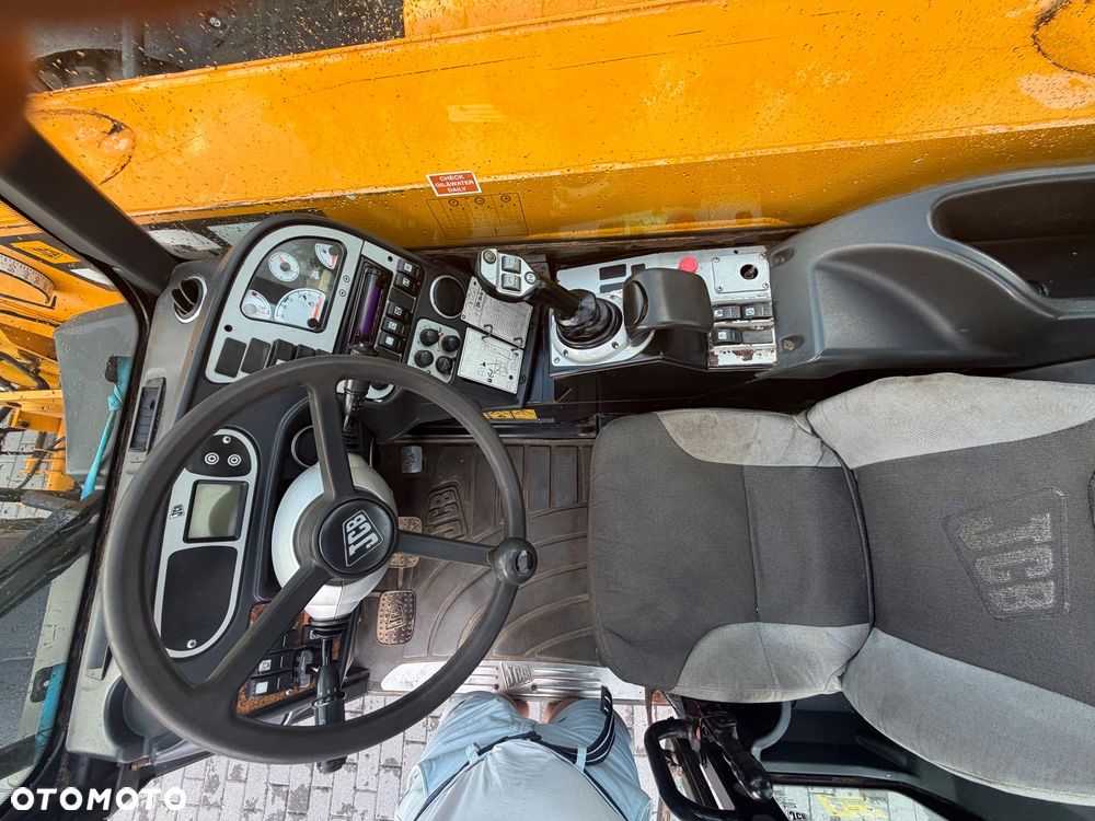 JCB 541.70 - 8