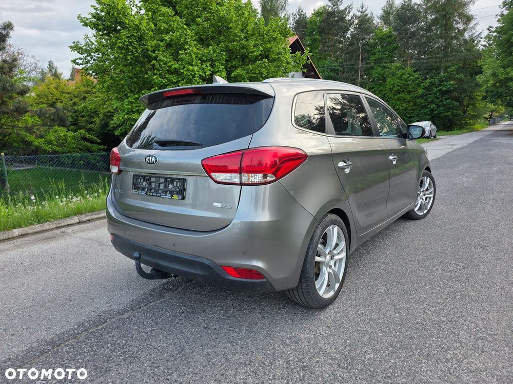 Kia Carens - 4