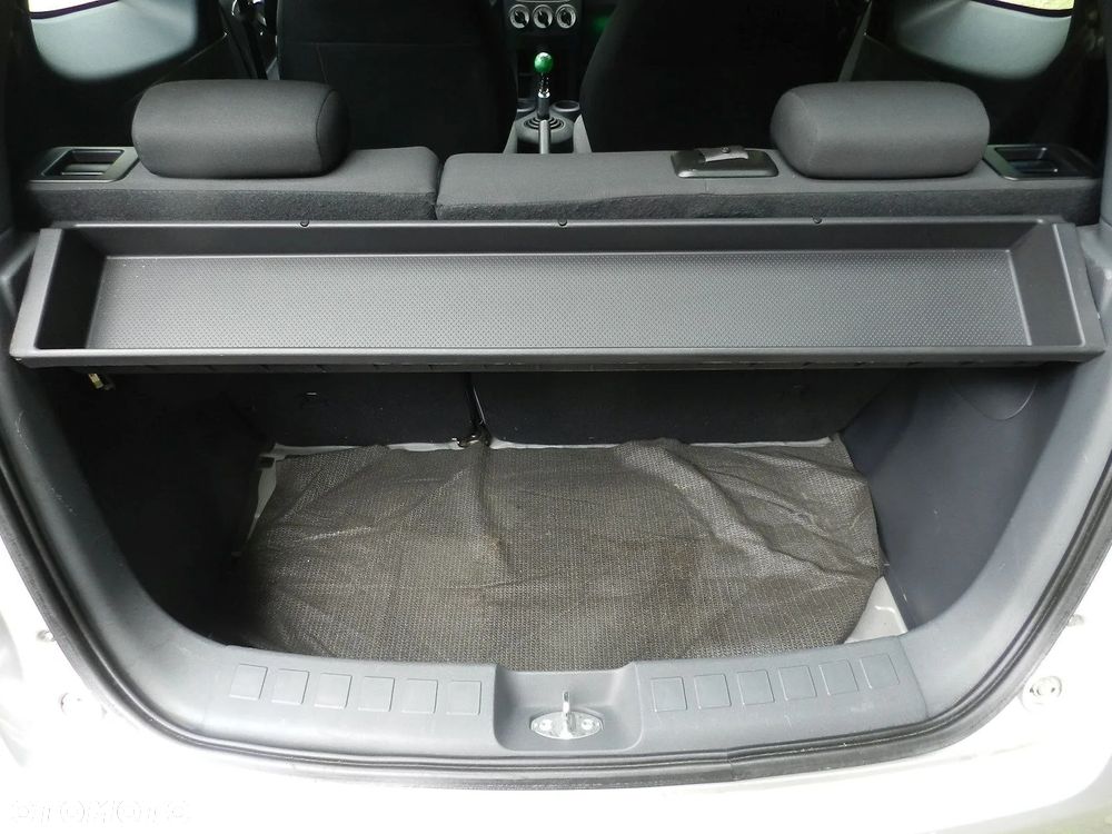 Mitsubishi Colt - 13