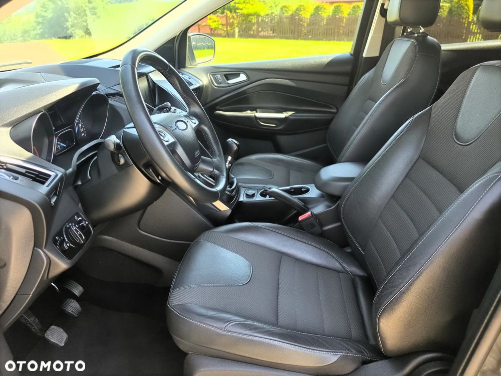 Ford Kuga 2.0 TDCi 2x4 Titanium - 18