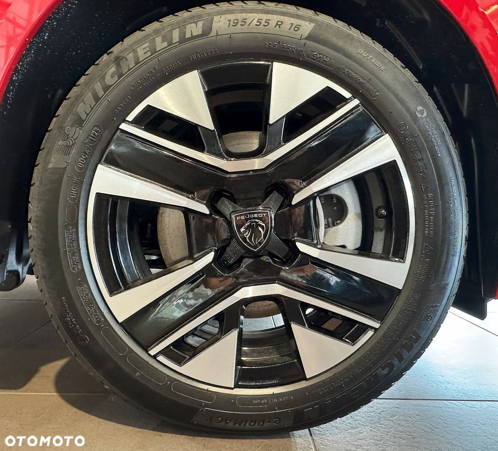 Peugeot 208 1.2 mHEV Allure - 8