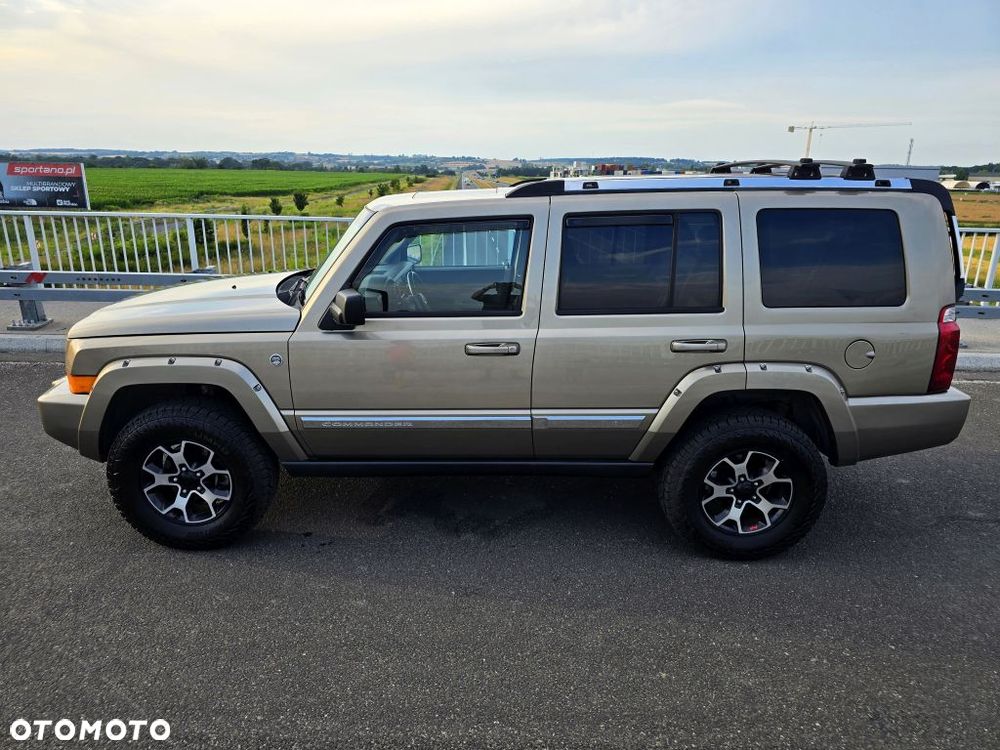 Jeep Commander 5.7 V8 HEMI Automatik Limited - 38