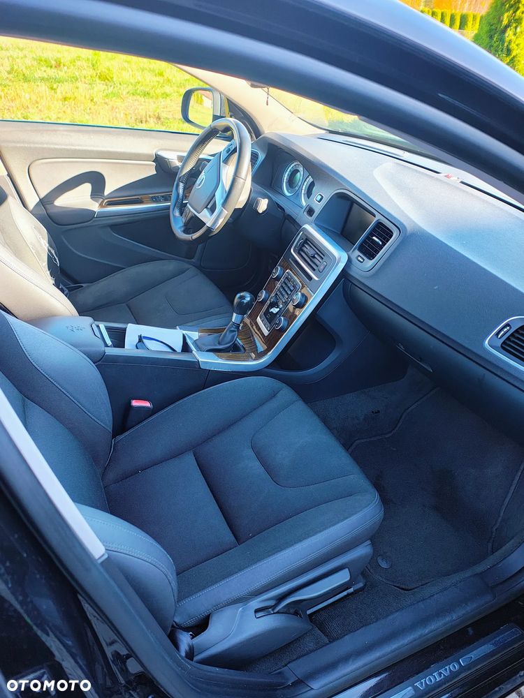 Volvo S60 2010 photo 3