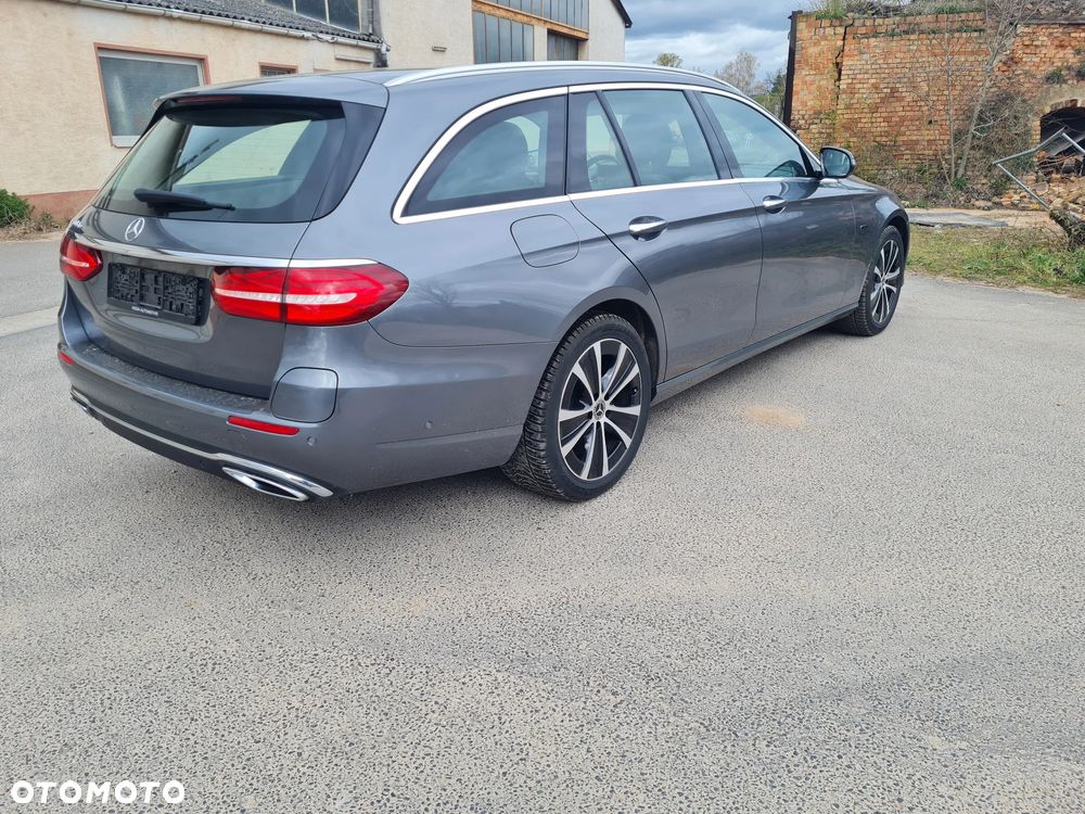 Mercedes-Benz Klasa E 300 de Avantgarde - 4