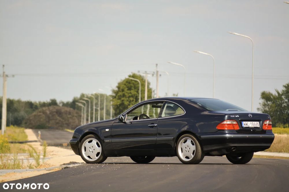 Mercedes-Benz CLK - 12