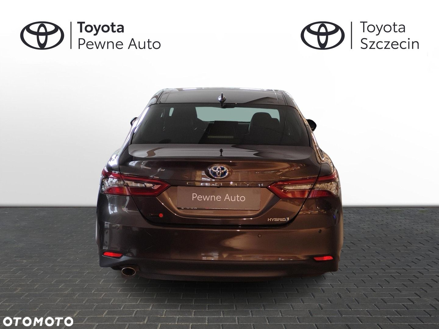Toyota Camry - 5