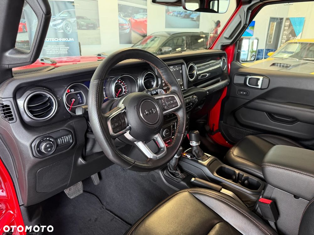 Jeep Wrangler - 16