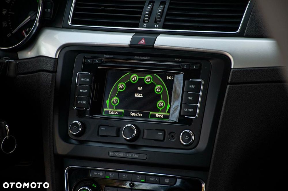 Skoda Superb 2.0 TDI DSG Ambition - 22