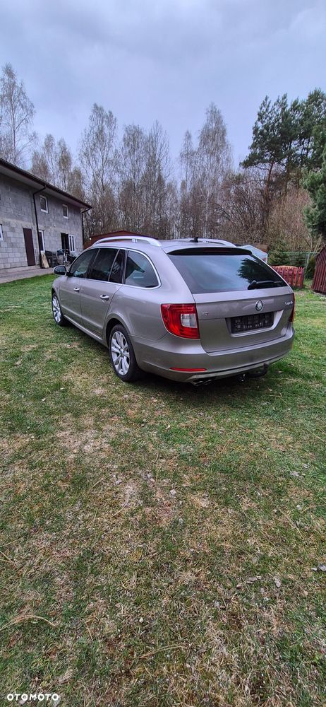 Skoda Superb 2.0 TDI DPF Elegance - 3