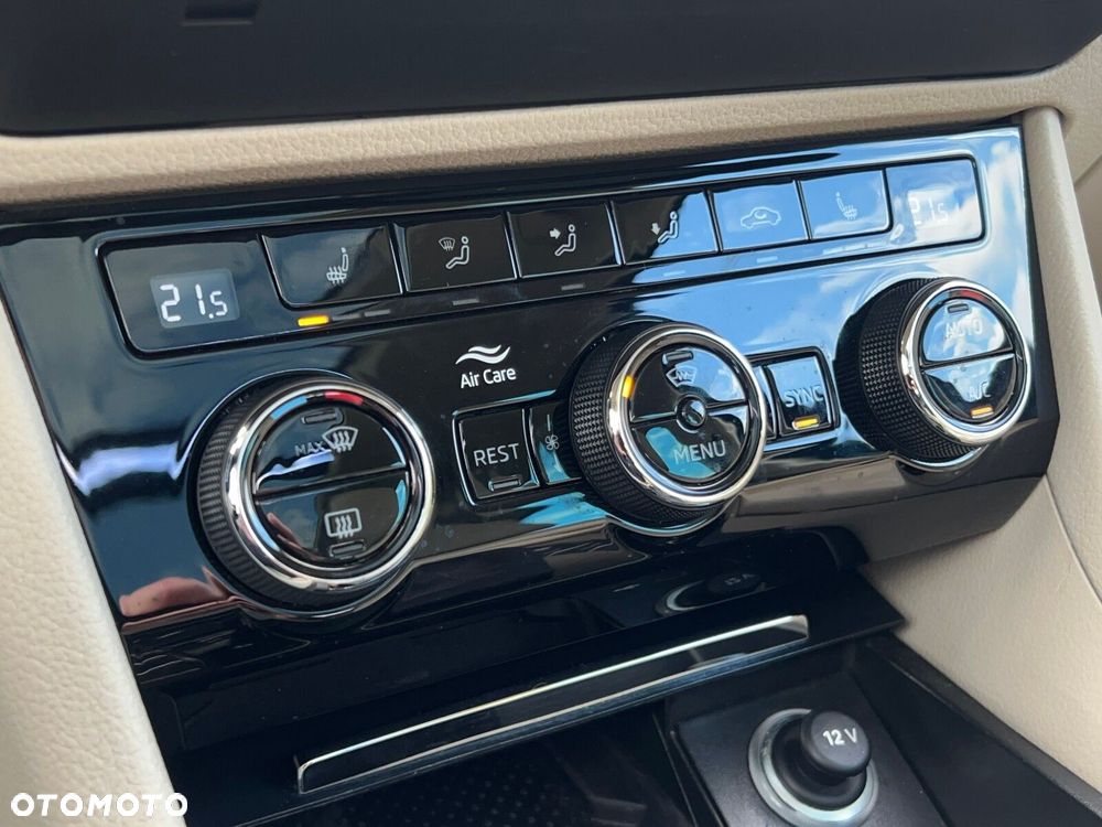 Skoda Superb 2.0 TDI SCR Style DSG - 29