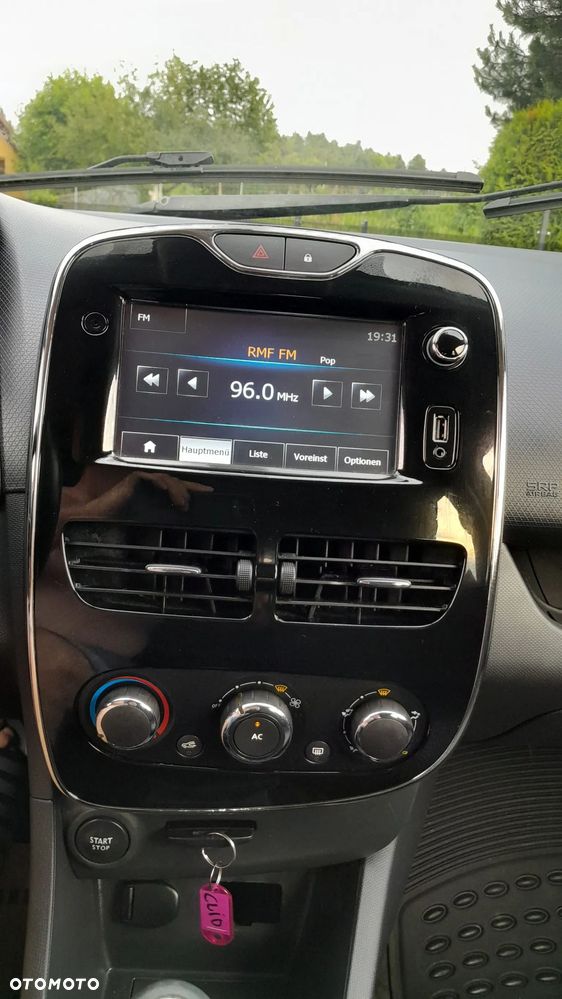 Renault Clio 1.2 16V 75 Limited - 20