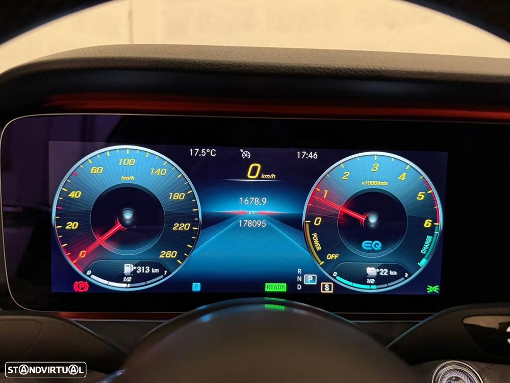 Mercedes-Benz E 300 de Avantgarde 4Matic - 16