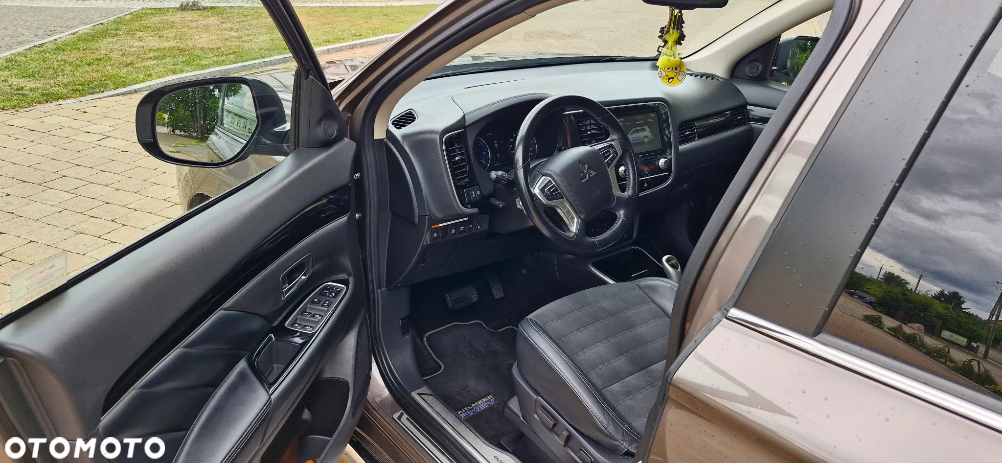Mitsubishi Outlander PHEV Instyle - 9