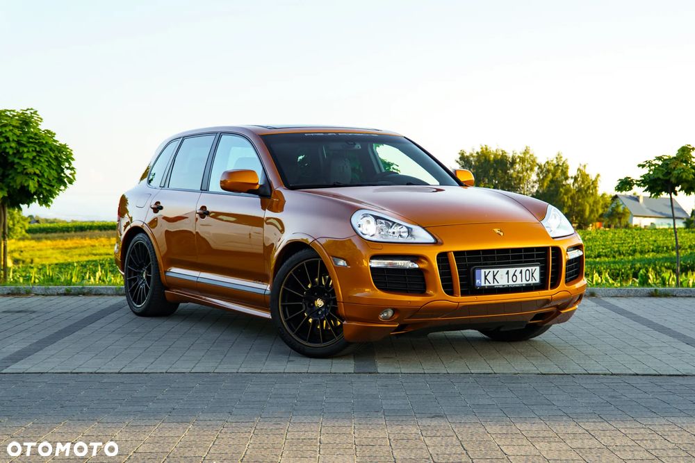 Porsche Cayenne - 1