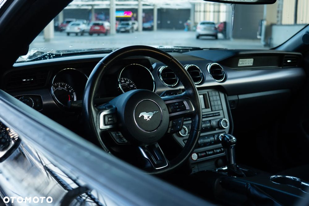 Ford Mustang 2.3 EcoBoost - 25