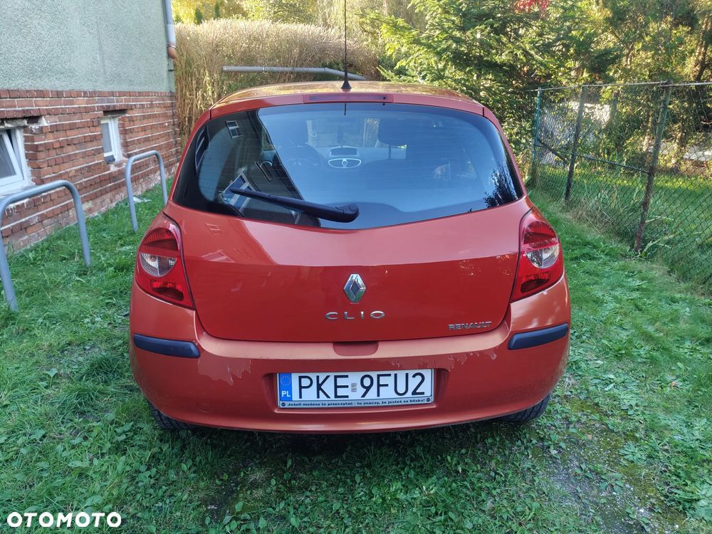 Renault Clio 2006 photo 5