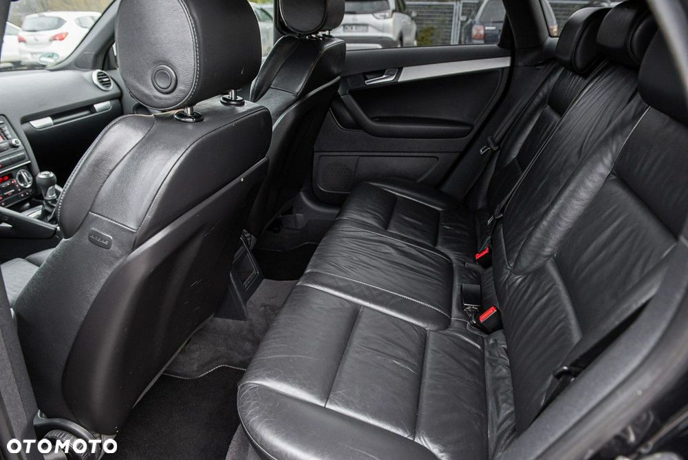 Audi A3 Sportback 2.0 TDI S line Sportpaket plus - 7