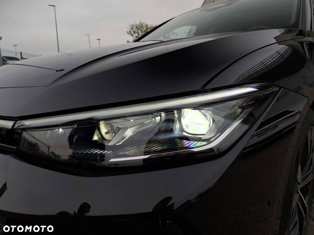Volkswagen Passat Variant 2.0 TSI R-Line Plus DSG - 40