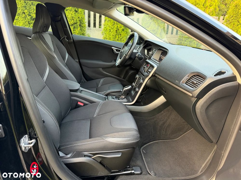 Volvo V40 D2 Geartronic Momentum - 25