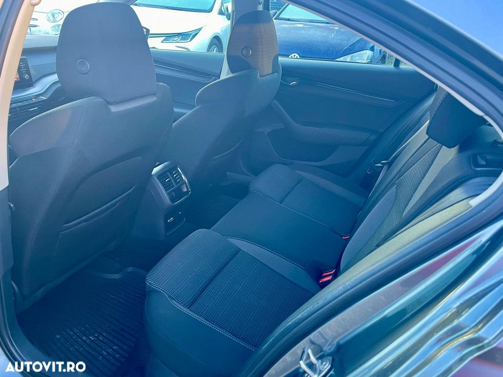 Skoda Octavia 2.0 TDI AMBITION - 13