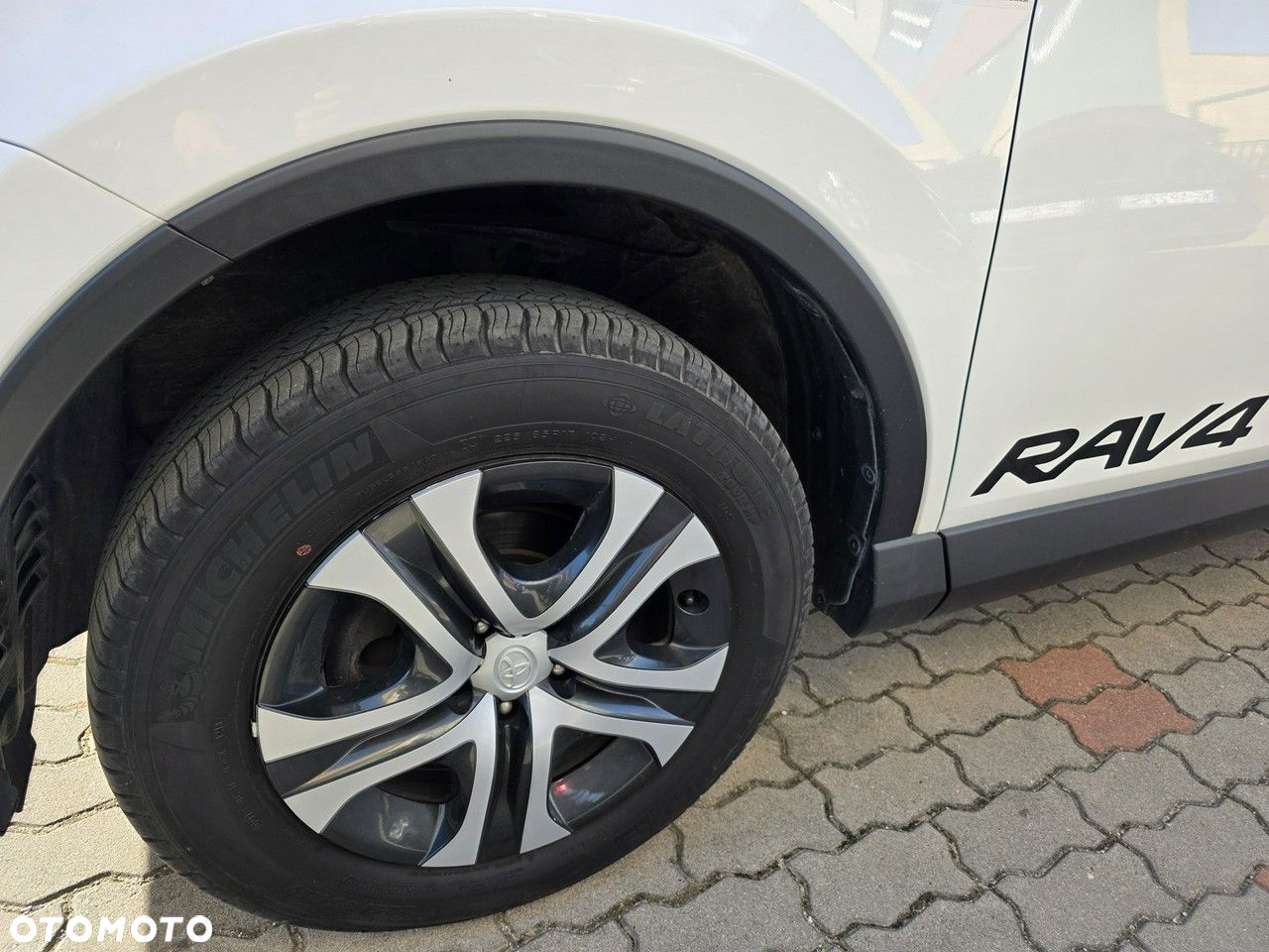 Toyota RAV4 - 9