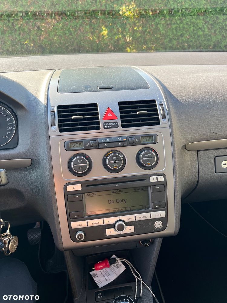 Volkswagen Touran - 19