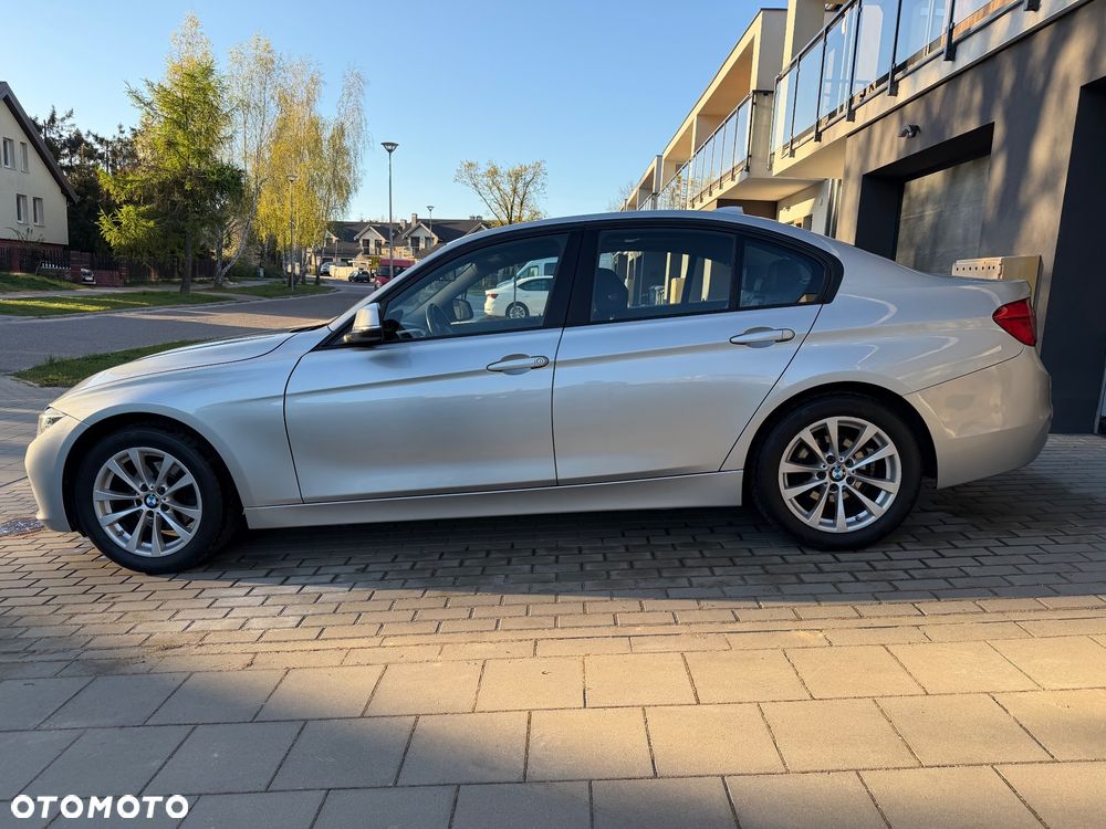 BMW Seria 3 320i - 7
