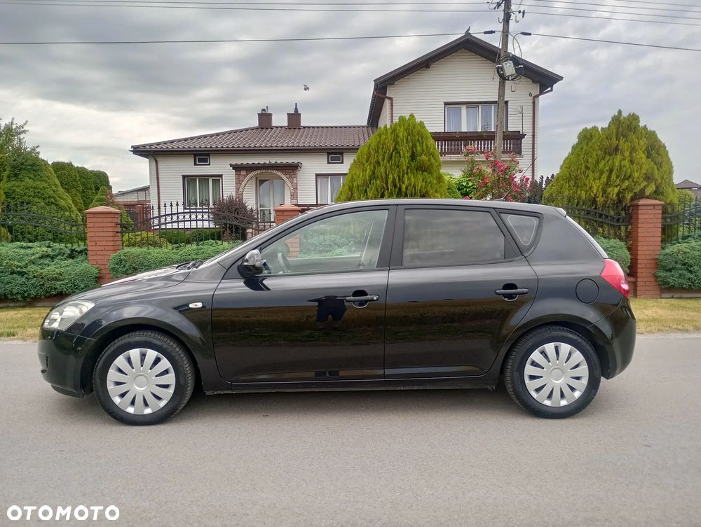 Kia Ceed 1.4 CVVT Attract - 2