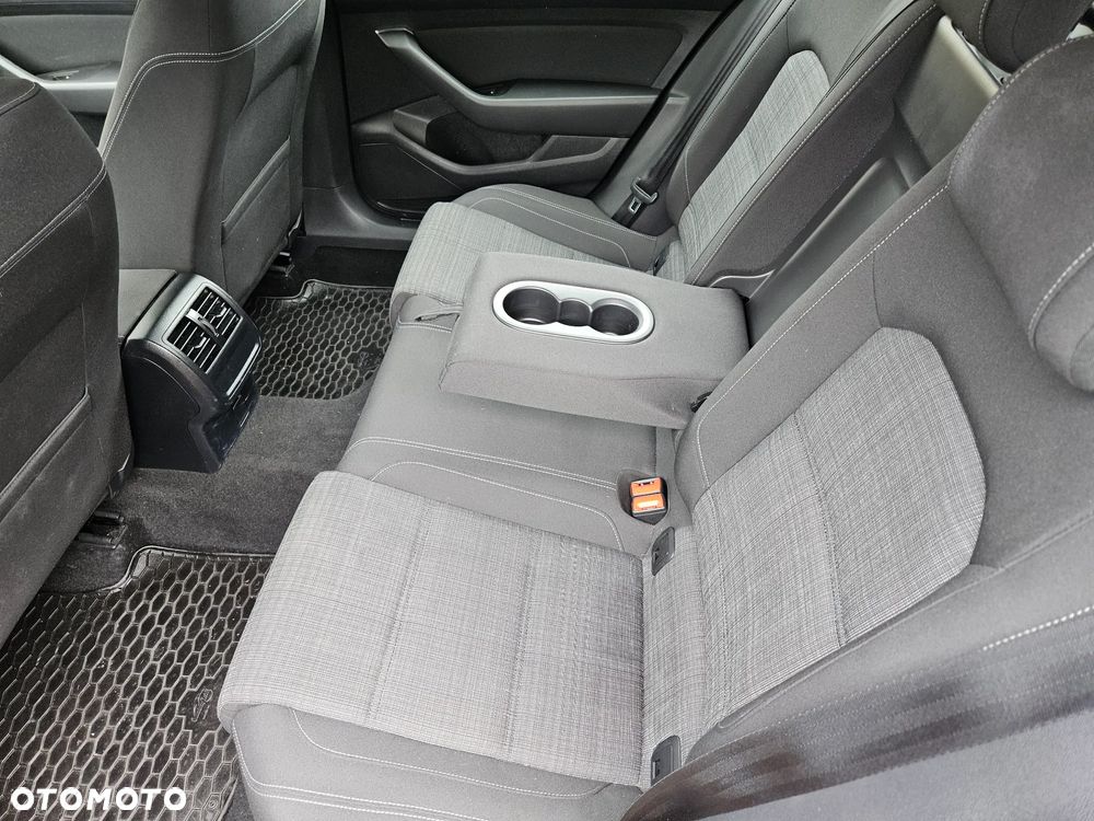 Volkswagen Passat 2.0 TSI Business DSG - 26