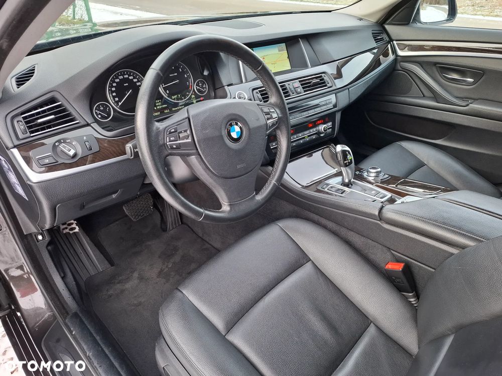 BMW Seria 5 520i - 7