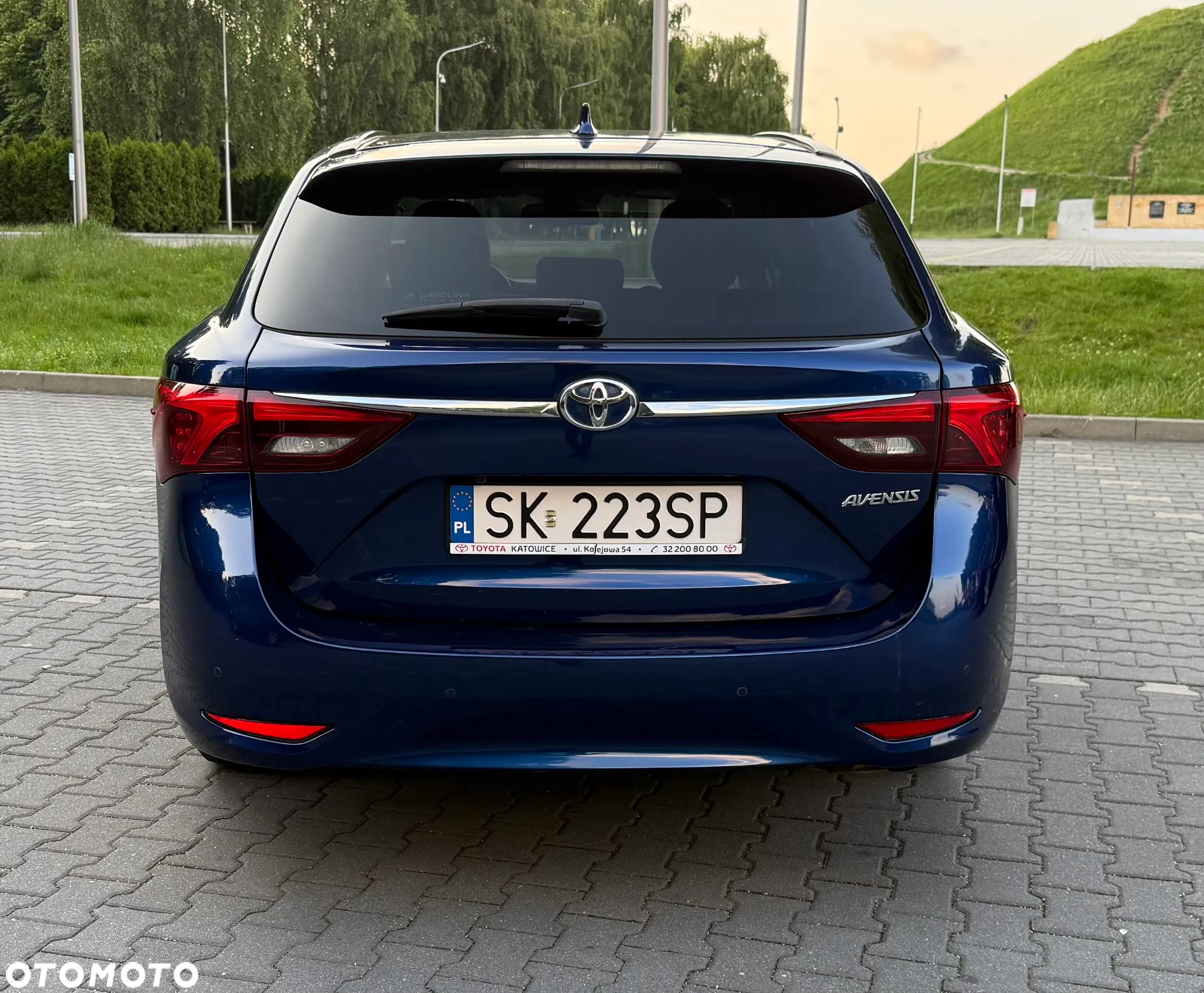 Toyota Avensis 1.8 Premium - 4