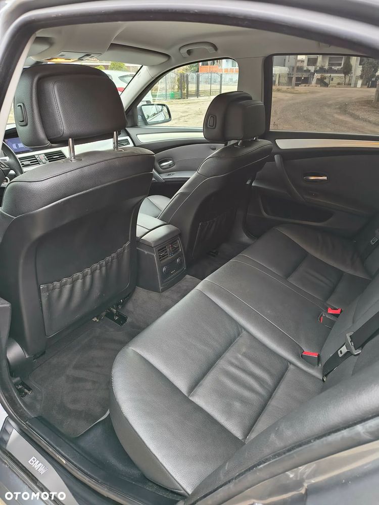 BMW Seria 5 523i Edition Exclusive - 22
