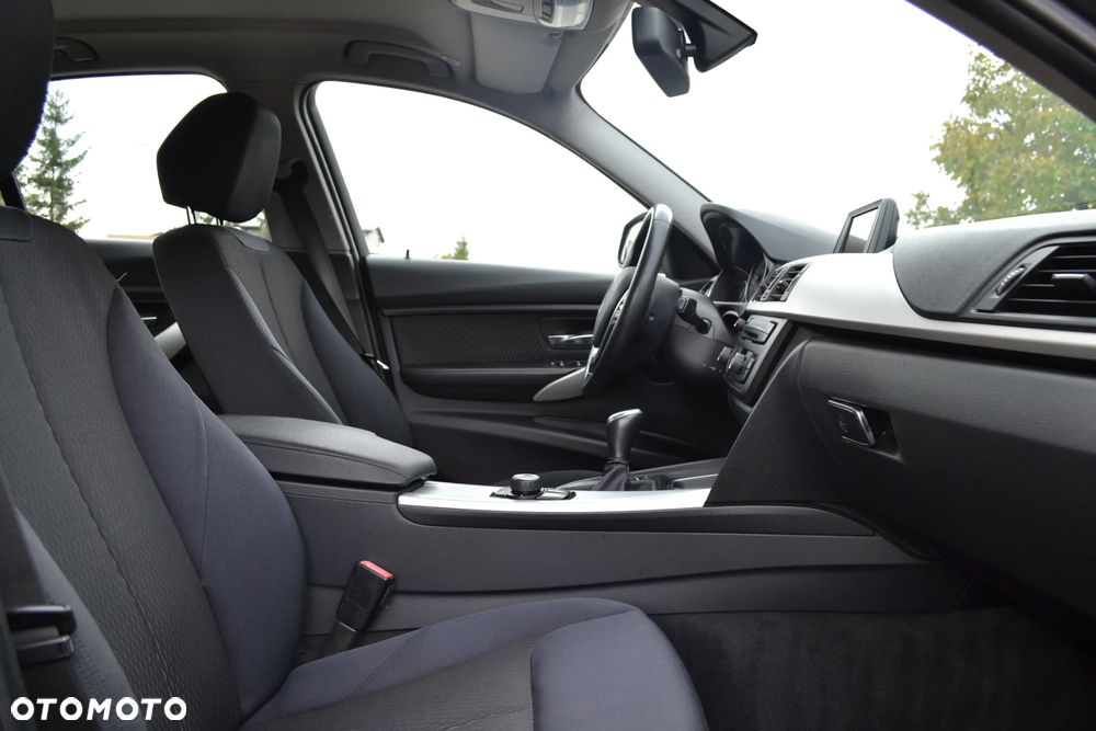BMW Seria 3 - 30