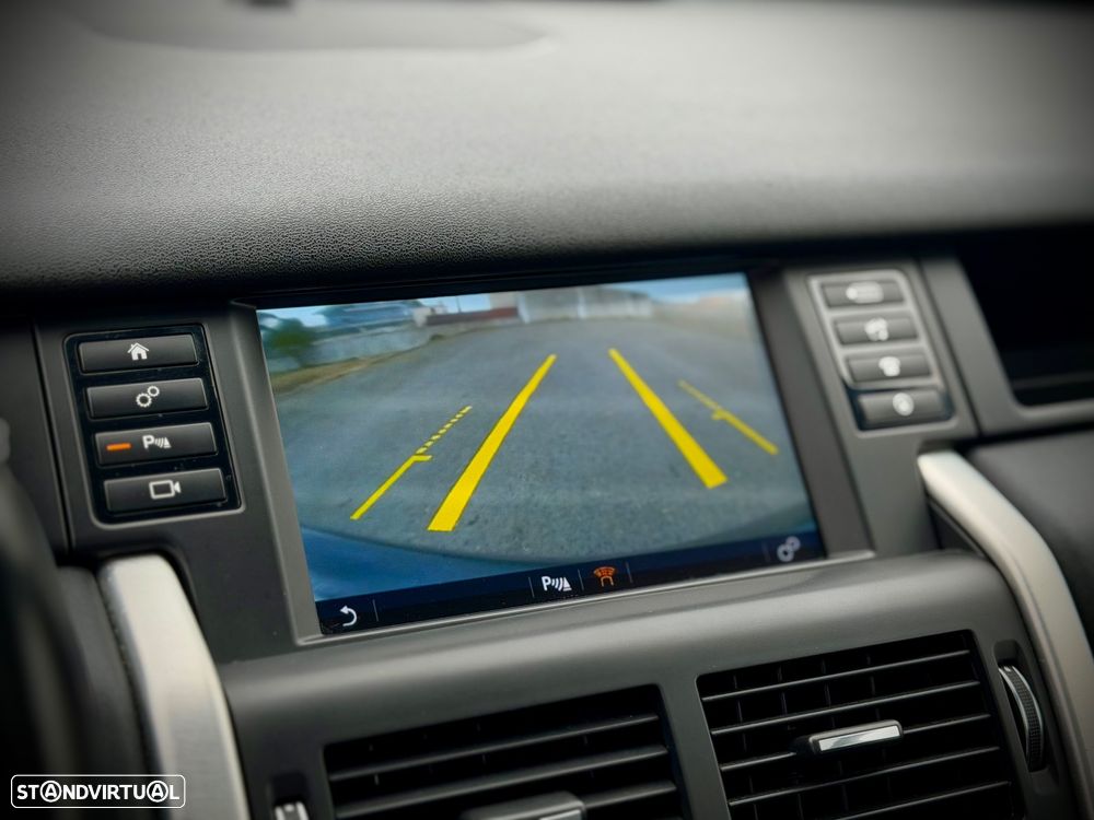 Land Rover Discovery Sport D150 R-Dynamic HSE - 12