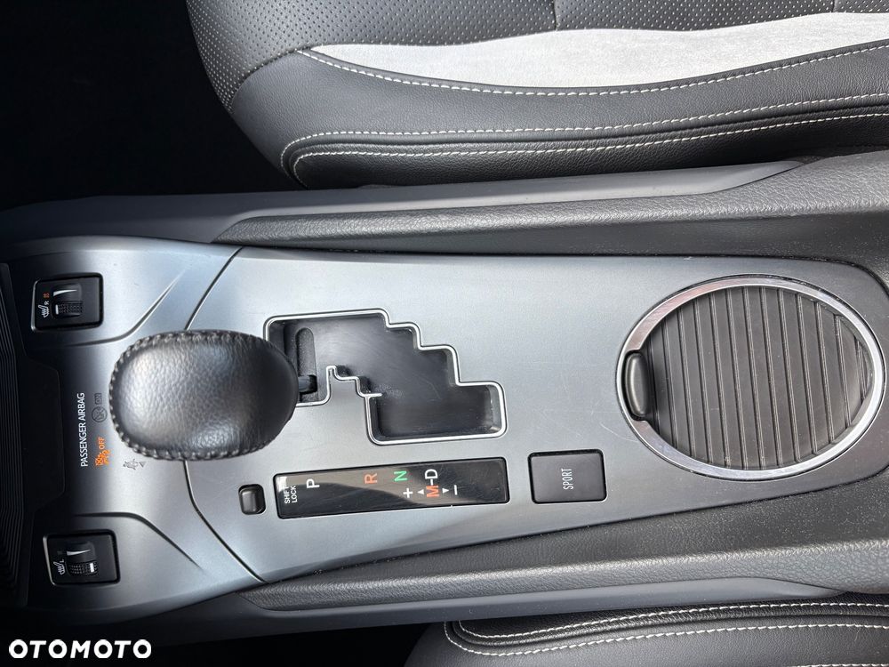 Toyota Avensis 1.8 Premium MS - 21