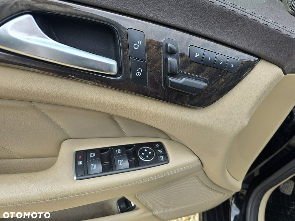 Mercedes-Benz CLS - 22