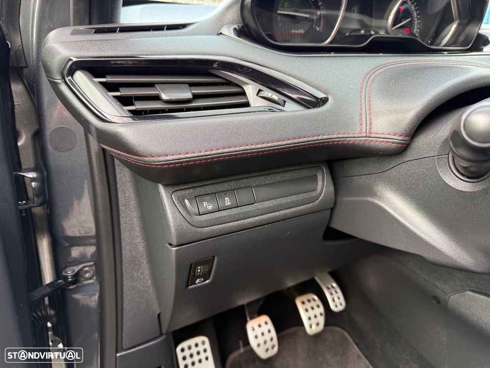 Peugeot 208 GTI 200 THP - 22