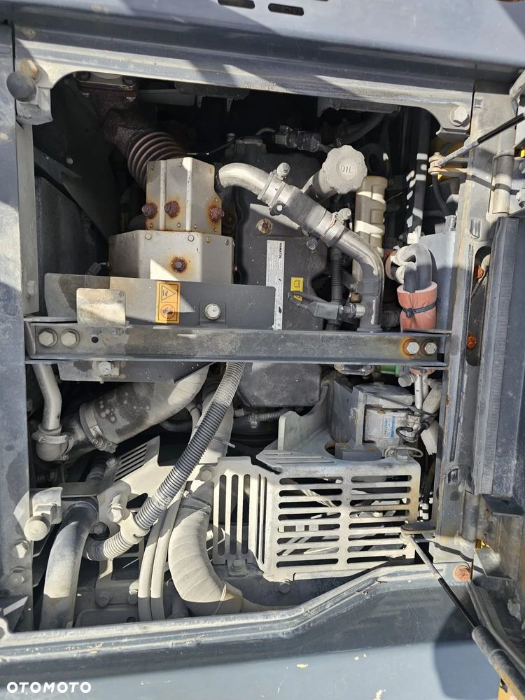 Komatsu PW148-10 - 17