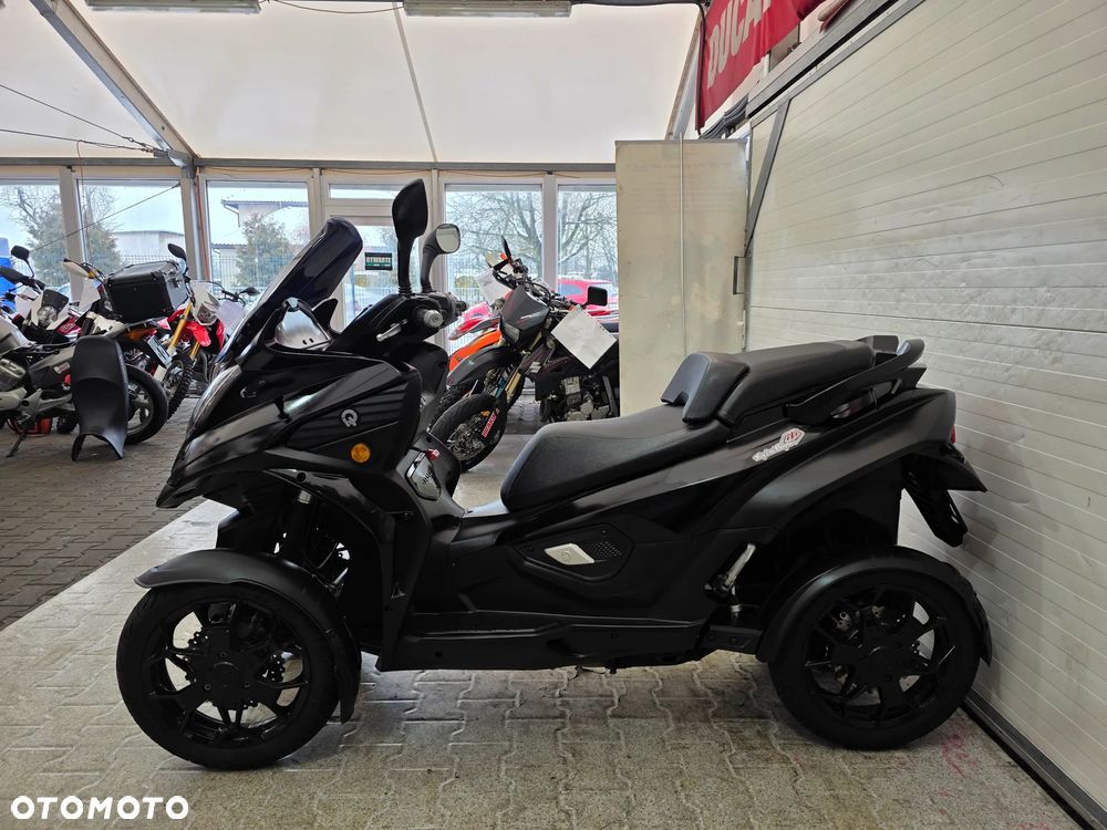 Piaggio MP-3 - 8