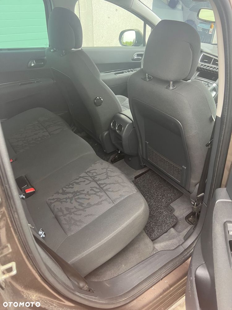 Peugeot 3008 - 16