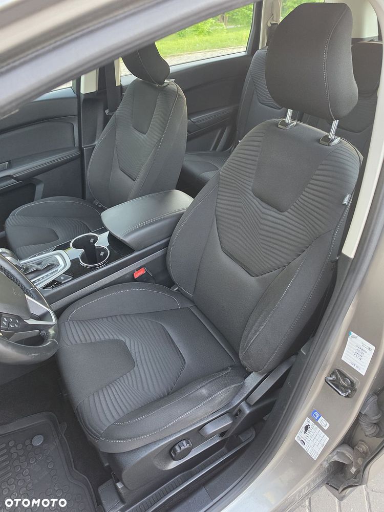 Ford S-Max - 22
