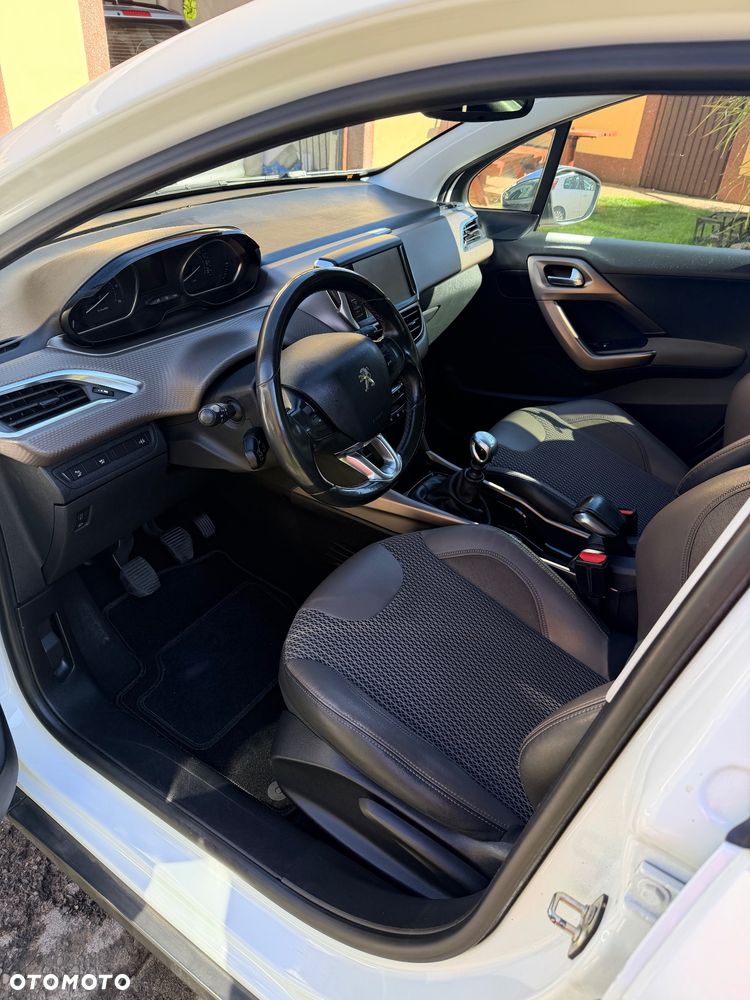 Peugeot 2008 e-HDi FAP 115 STOP & START Allure - 27